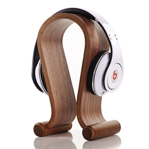Wooden earphone display rack for organizing and showcasing headphone